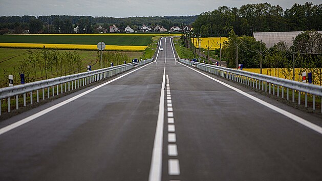V Jičíně začala sloužit další část obchvatu, přeložka silnice z Robous do Valdic (25. 5. 2021).