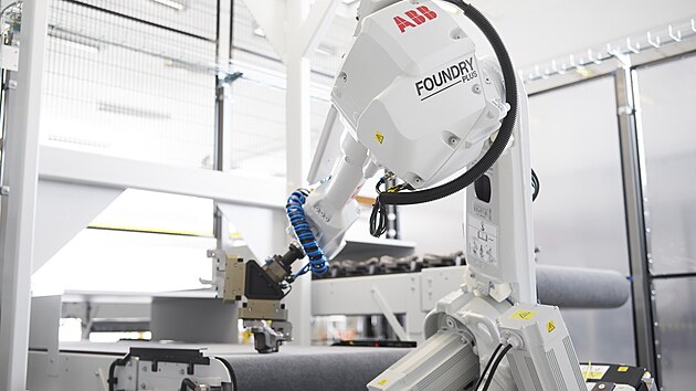 Díky inovativním robotům ABB mohou zákazníci provést transformaci pracoviště, zefektivnit operace a zvýšit produktivitu.