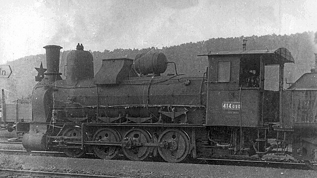 Lokomotiva 414.090 ve stanice Jince v roce 1956