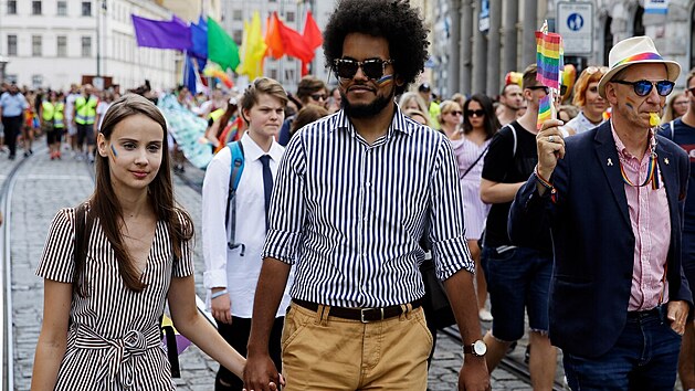 Dominik Feri s přítelkyní na pochodu hrdosti LGBTQ+ komunity Prahou Prague Pride. (11. srpna 2018)