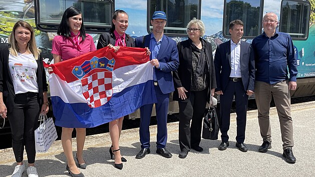 V ptek 28. kvtna 2021 odpoledne vyrazil do Chorvatska prvn leton vlak spolenosti RegioJet. Odjezdu se astnila i velvyslankyn Chorvatska v esku Ljiljana Pancirovov (tet zprava).