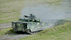 Obrnnec CV90 bhem zkouek na Libavé