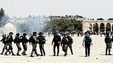 Izraelská policie se znovu stetla s Palestinci na Chrámové hoe. (21. kvtna...