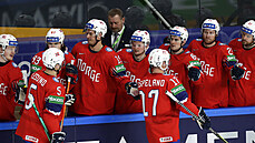 Nortí hokejisté se radují z gólu v zápase s Itálií.