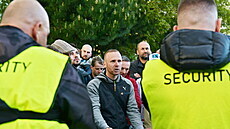 Na setkání fanouk Zbrojovky s vedením klubu dohlíeli i písluníci security.