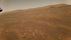 Pohled na Mars, jak jej zachytil pi svém estém letu vrtulníek Ingenuity 22....