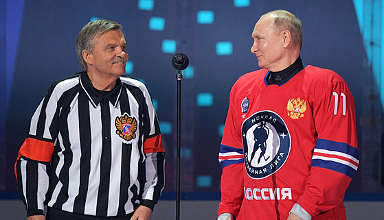 Prezident IIHF René Fasel se zúčastnil zápasu ruských hokejových legend v Soči....