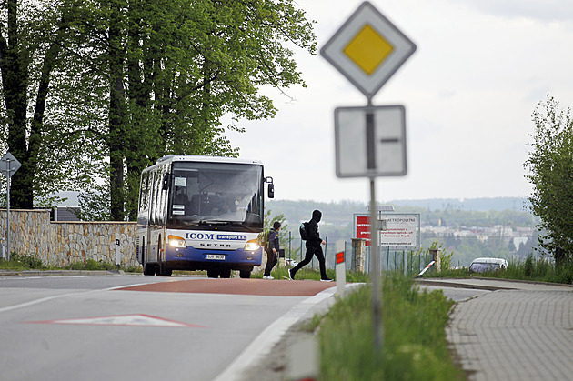 Včas, nebo se zpožděním. Cestující uvidí, kde je každý autobus i vlak