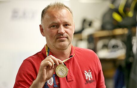 Roman Meluzín, mistr svta z roku 1996 a hokejový trenér.