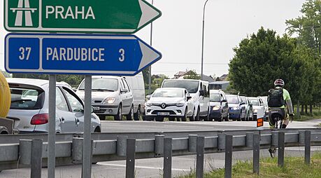 Svtelná kiovatka u Drakovic je dnes nejuím hrdlem na silniním tahu I/37...