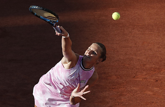 Karolína Plíková podává v prvním kole Roland Garros.