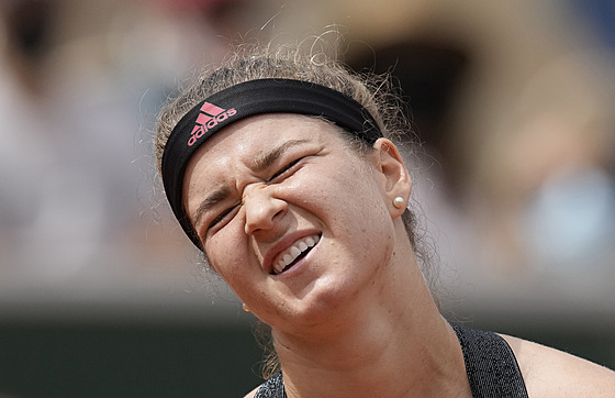 Karolína Muchová se zlobí ve tetím kole Roland Garros.