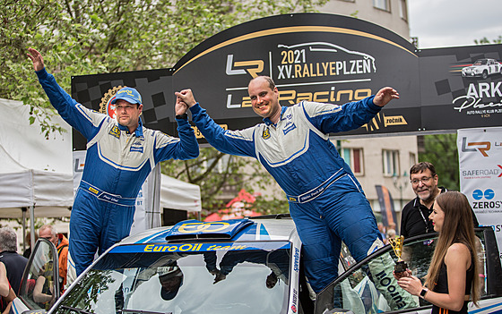 Václav Pech a Petr Uhel po vítězství v Plzeňské rallye.