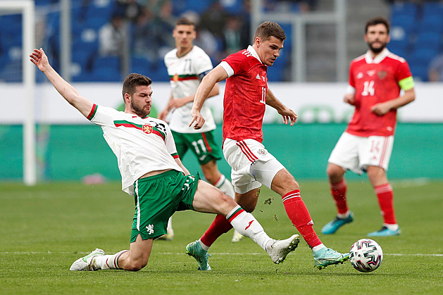 Ruští a švédští fotbalisté se na Euro naladili výhrou, Wales remizoval