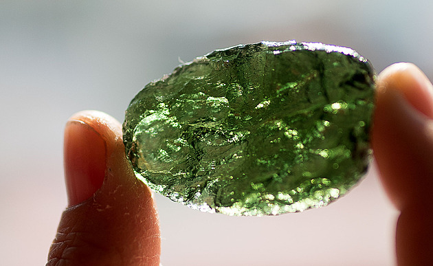 Krom meteorit ukazují v Muzeu jihovýchodní Moravy i vltavíny - zelená sklíka...