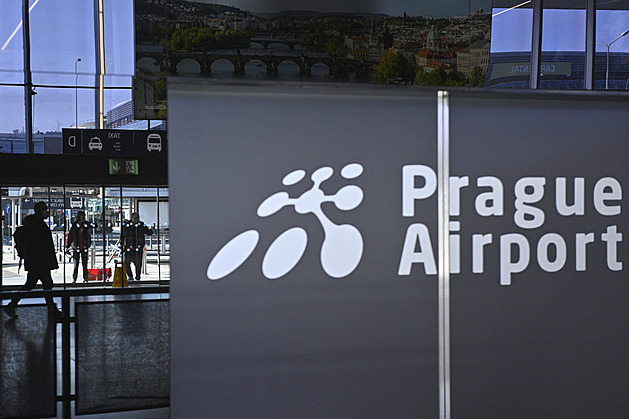 Letadlo nouzově přistálo v Praze kvůli podezření na výbušné zařízení