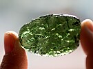 Krom meteorit ukazuj v Muzeu jihovchodn Moravy i vltavny - zelen sklka...