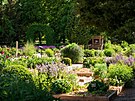 I farní, zámecké i kláterní bylinkové zahrady jsou oblíbenou kapitolou...