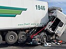Na dálnici D5 se srazilo nkolik kamion (1. 6. 2021)