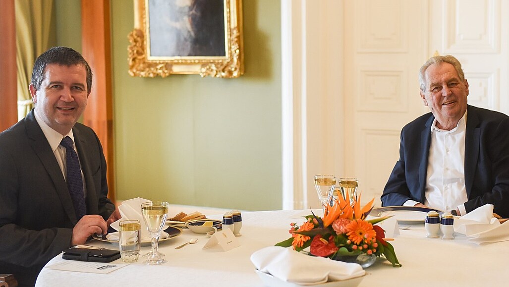Prezident Milo Zeman na pravidelné schzce s vicepremiérem a pedsedou...