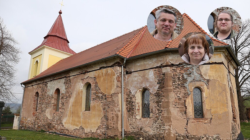 Manželé Richard a Jitka Kantovi se synem Matějem a kostel sv. Jiljí