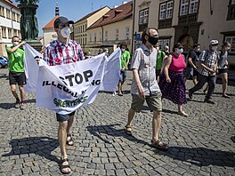 Prahou proel protestní pochod Greenpeace za ukonení tby uhlí v polském dole...