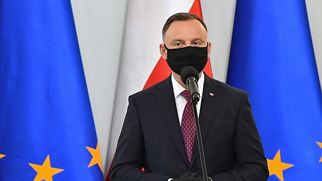 Polsk prezident Andrzej Duda pi pedvn vyznamenn Virtus et Fraternitas. (2. ervna 2021)