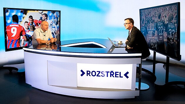 Hostem Rozstelu je fotbalov sponzor a podnikatel Josef Grill. Moderuje Vladimr Vokl. (8. ervna 2021)