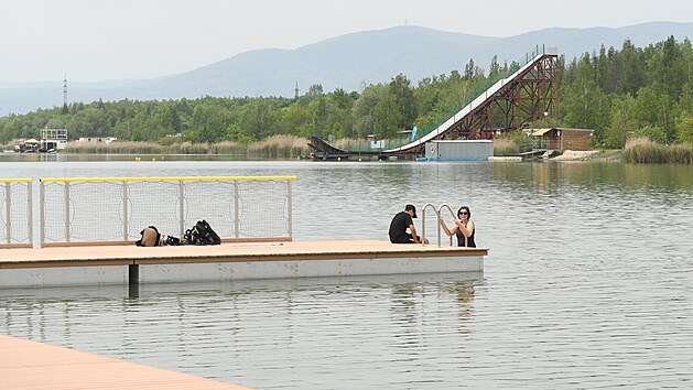 Most, 04.06. 2021, plovoucí mola a bazén na jezeře Matylda v Mostě. Foto: Ondřej Bičiště, MAFRA
