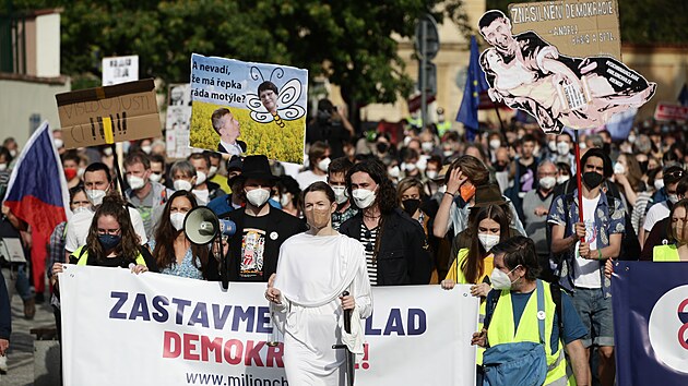 V Praze se v ter veer schzej pznivci hnut Milion chvilek za demokracii, aby demonstrovali za spravedlivou vldu. Nesouhlas s ponnm ministryn spravedlnosti Marie Beneov a daj jej rezignaci. (1. ervna 2021)