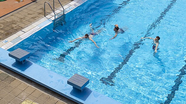 Ve Zl�nsk�m kraji se otev�ela venkovn� koupali�t�. (�erven 2021)