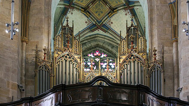 Katedr�la svat�ho Bartolom�je v Plzni se po t�ech letech otev�ela ve�ejnosti. Rekonstrukce jej�ho interi�ru si vy��dala p�es sto milion�. (2. 6. 2021)