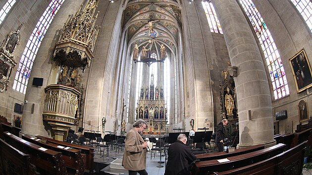 Katedrla svatho Bartolomje v Plzni se po tech letech otevela veejnosti. Rekonstrukce jejho interiru si vydala pes sto milion. (2. 6. 2021)