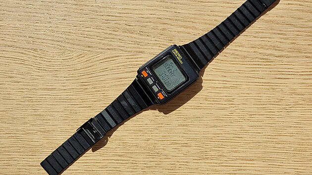 První chytré hodinky na světě: Seiko Data-2000 z roku 1983