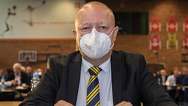 Petr Fousek, kandidt na pedsedu Fotbalov asociace, ped volebn valnou hromadou.
