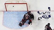 Anthony Cirelli z Tampy práv� vst�elil gól v utkání proti Carolin�.