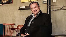 Prof. RNDr. Jan Konvalinka, CSc., je biochemik, vedoucí výzkumné skupiny na...