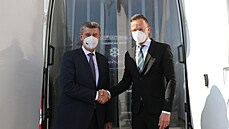 Premiér Andrej Babi (ANO) dnes odpoledne u okovacího centra v praském O2...