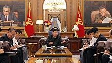Severokorejský vdce Kim ong-un se po dlouhé dob ukázal na veejnosti. Podle...