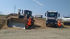 U křižovatky poblíž obce Lety začala oficiálně stavba 32 kilometrů dálnice D4...