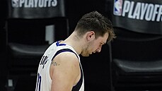 Zklamaný Luka Dončič po vyřazení Dallasu z play off NBA.