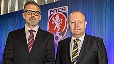 Petr Fousek (vpravo) a Karel Poborský, kandidáti na pedsedu Fotbalové...