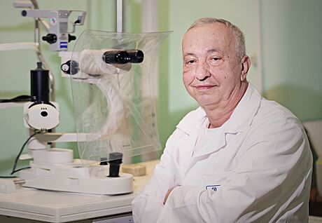 Jaroslav Madunický je jedním z nejvtích odborník na laserové operace oí v...