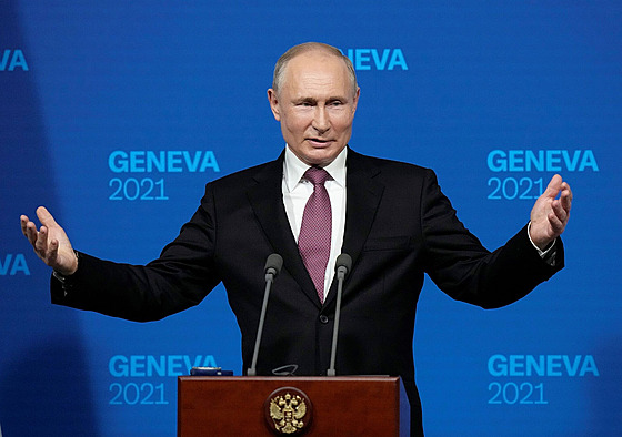 Ruský prezident Vladimir Putin vystoupil na tiskové konferenci po setkání se...