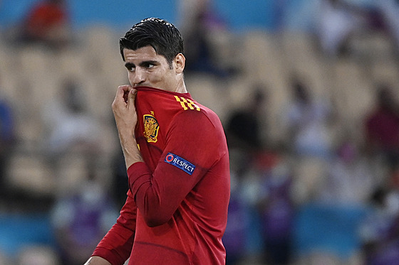 panlský útoník Álvaro Morata lituje spálené ance v utkání se védskem.
