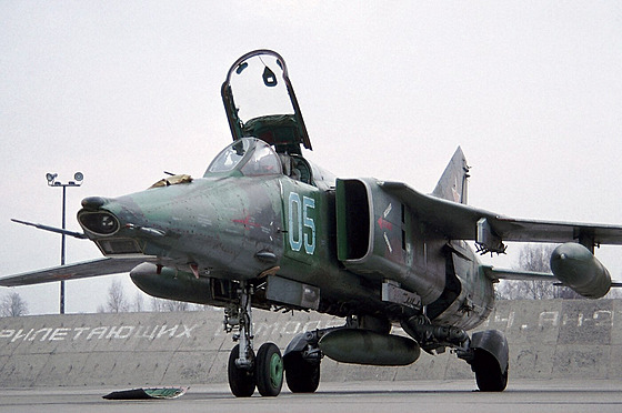 MiG-27K z výzbroje Skupiny sovětských vojsk v Německu. Letouny stejného typu...