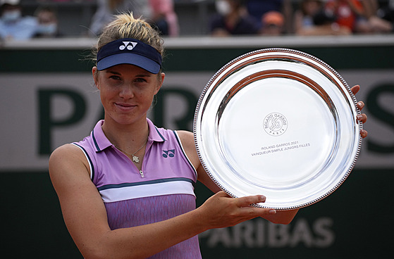 Linda Nosková ovládla juniorské finále na Roland Garros.