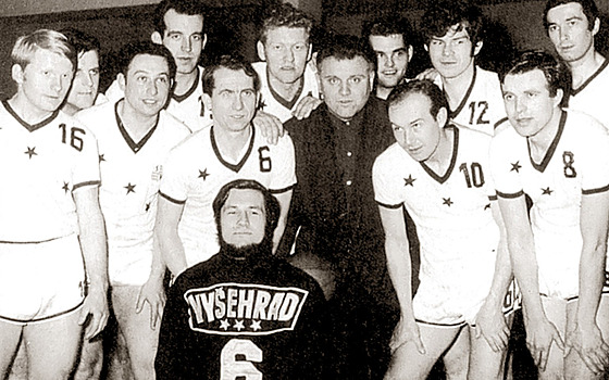 V edesátých letech hrál Václav Klaus basketbal za Slavoj Vyehrad. Na snímku...