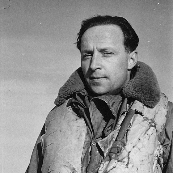 Pilot RAF Josef Stehlík se zapsal do historie jako stíhací eso tří front,...