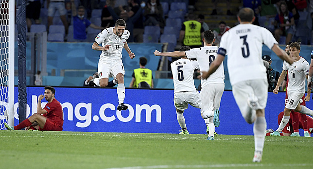 Turecko - Itálie 0:3, jasná výhra na úvod, odstartoval ji vlastní gól